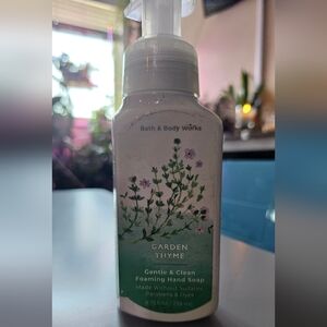 Garden thyme foaming hand soap